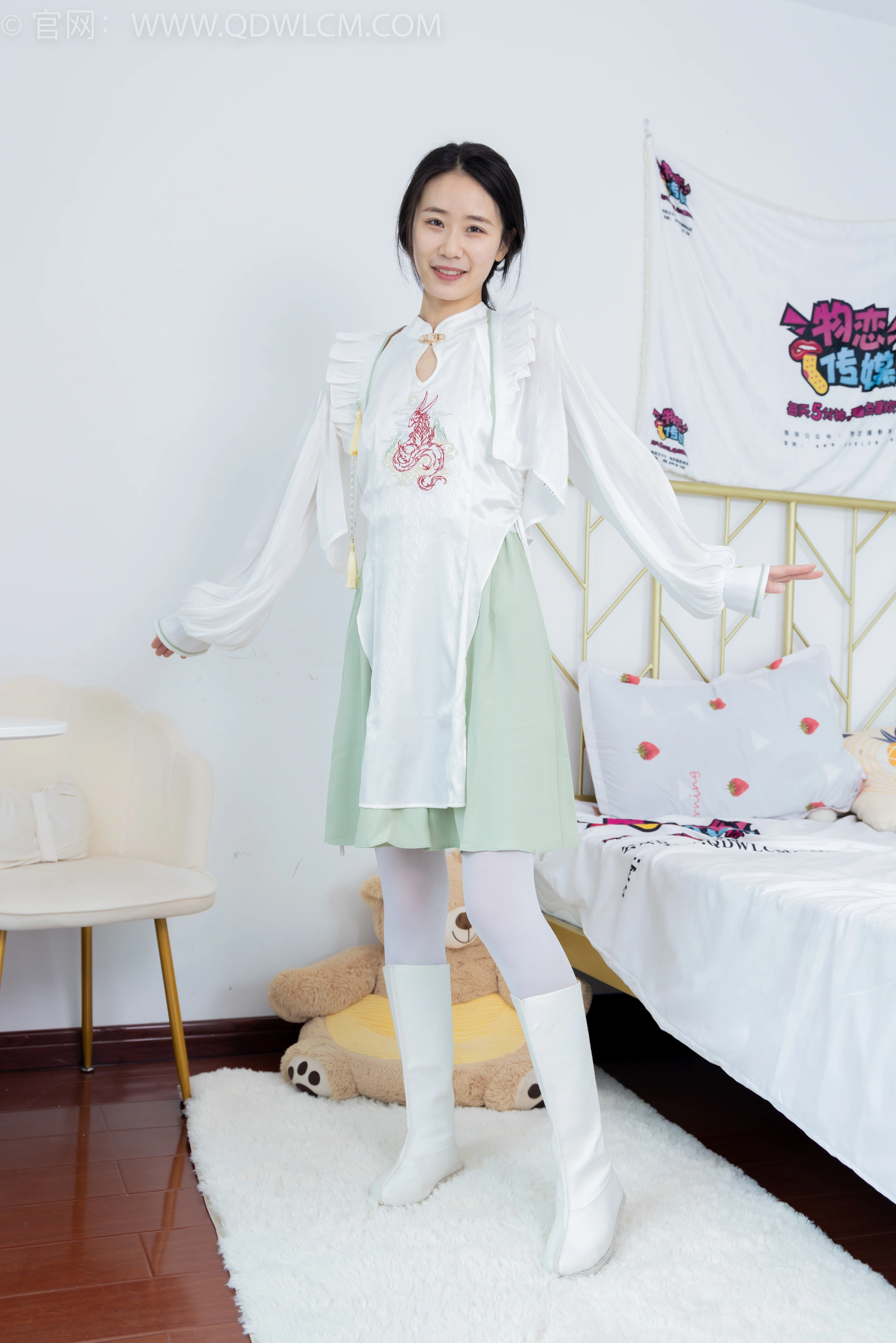 物恋传媒 NO.1547 菜菜-绿野仙踪 2